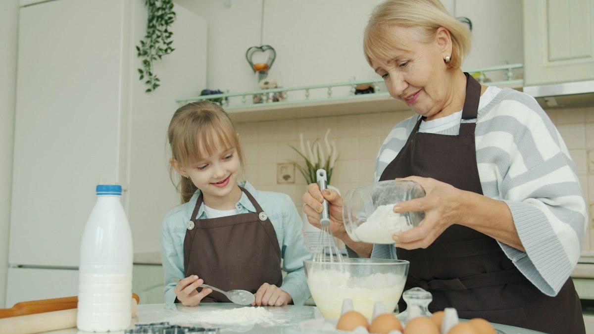 Traditionelle Kräuter und Gewürze in einer Schüssel